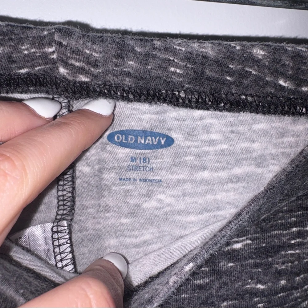 Girl’s Old Navy Heathered Grey & White Leggings Size: M